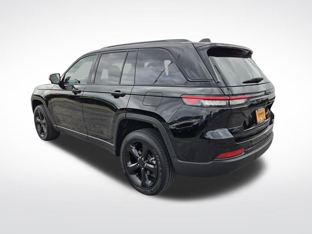 Used 2023 Black Jeep Altitude X image 8