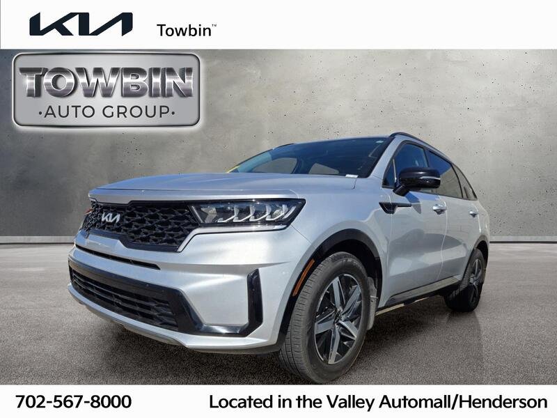 Silver 2022 Kia Sorento SUV / Crossover Front-Wheel Drive