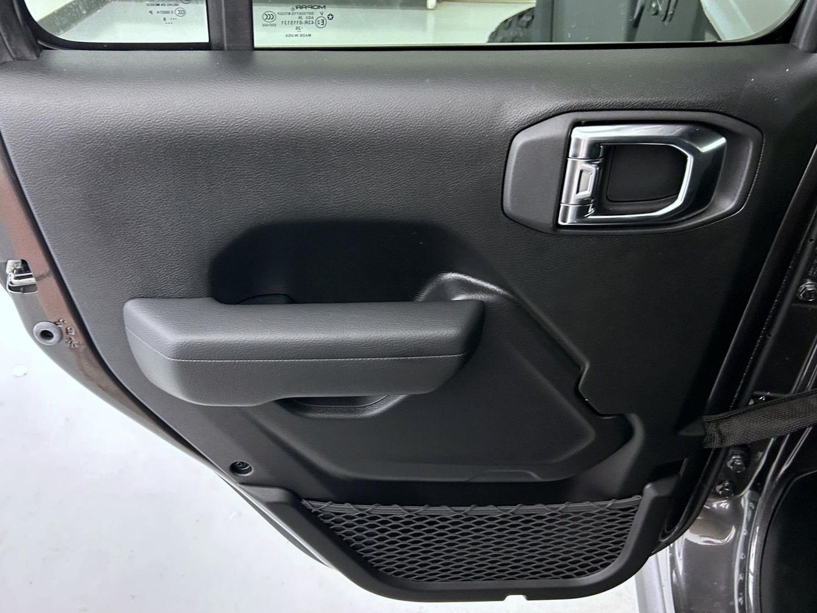New 2026 Granite Crystal Metallic Clearcoat Jeep Moab 392 image 20