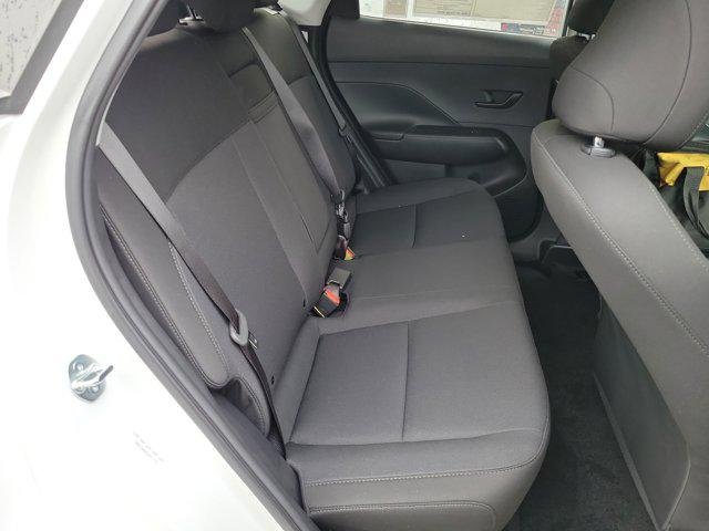 2025 Hyundai Kona EV SEL - Photo 17