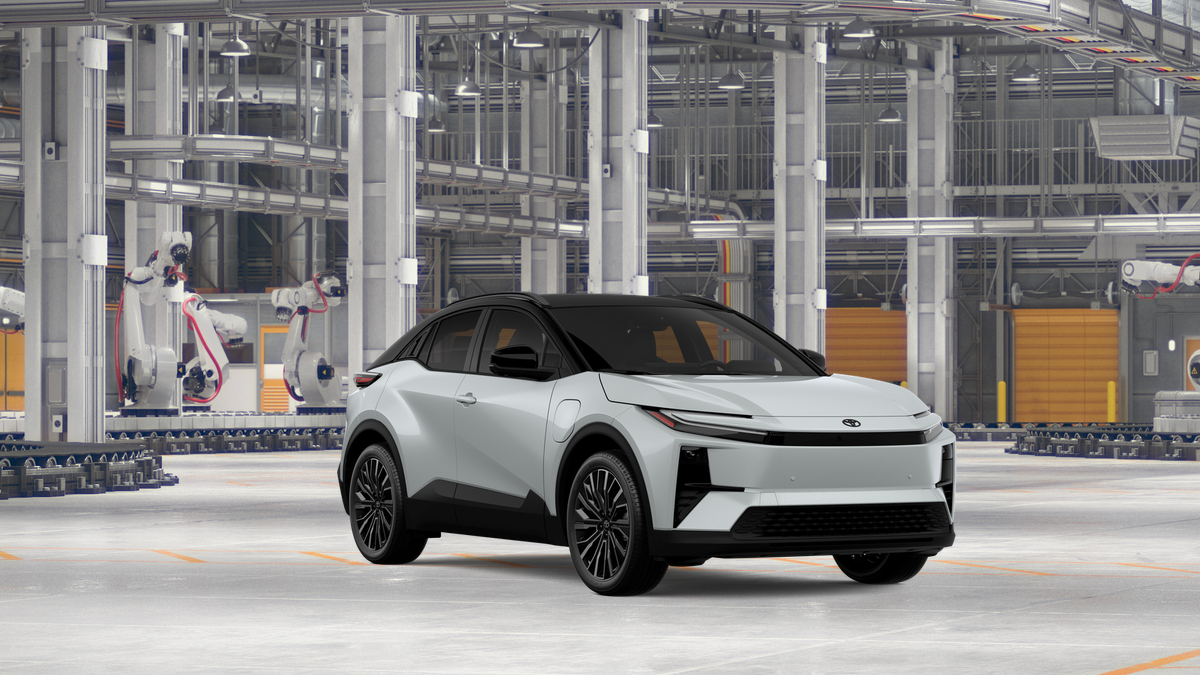 New 2026 Wind Chill Pearl with Midnight Black Metallic roof Toyota XSE image 15