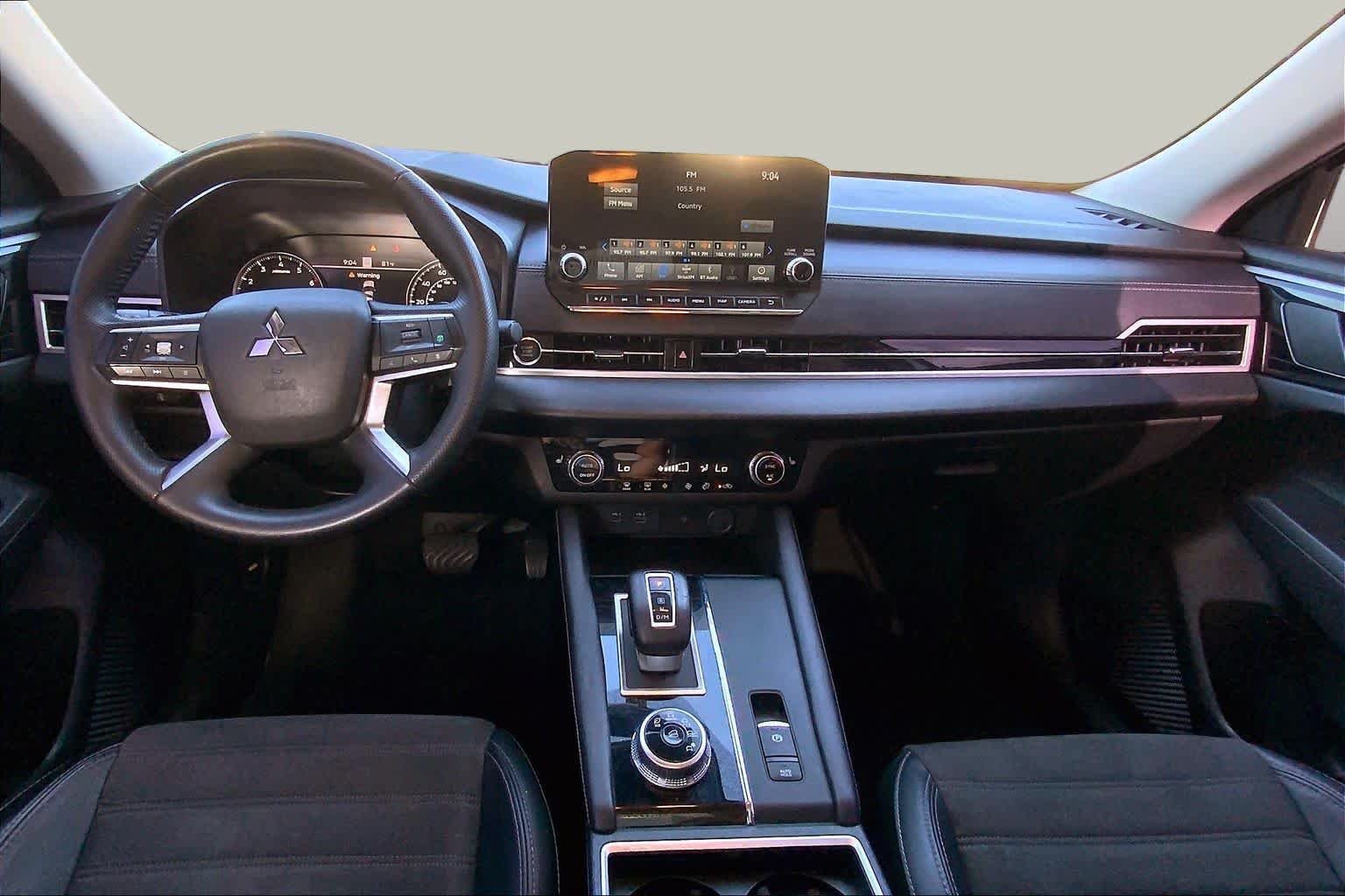 Used 2024 White Diamond Mitsubishi SE image 13
