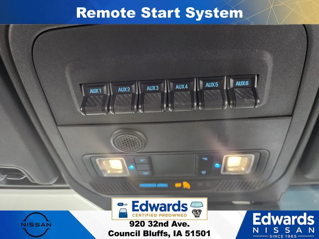 Used 2021 Blue Ford Wildtrak image 22