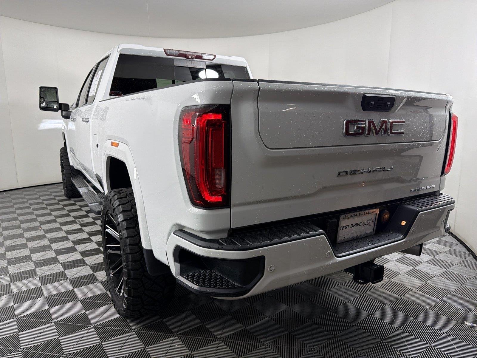 Used 2020 SUMMIT WHITE GMC Denali image 4