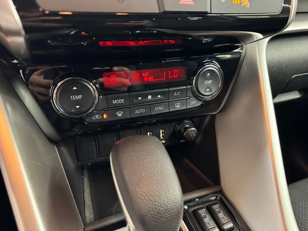 Used 2024 Blue Mitsubishi SE image 23