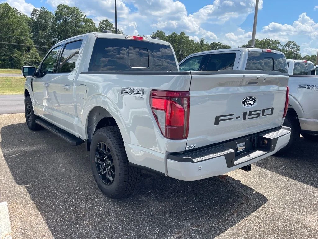 New 2026 Avalanche Ford XLT image 9