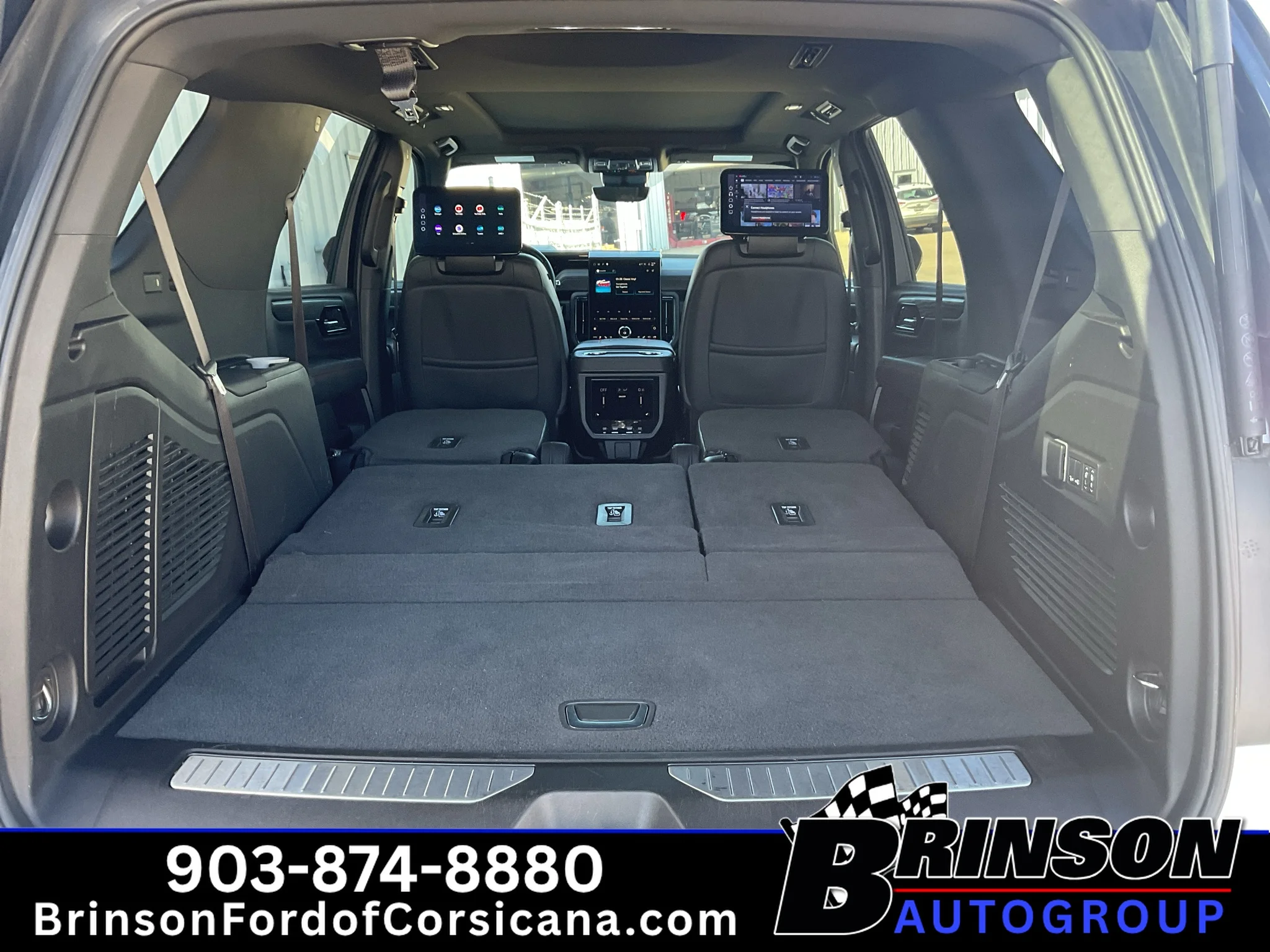 Used 2025 Summit White GMC AT4 Ultimate image 11