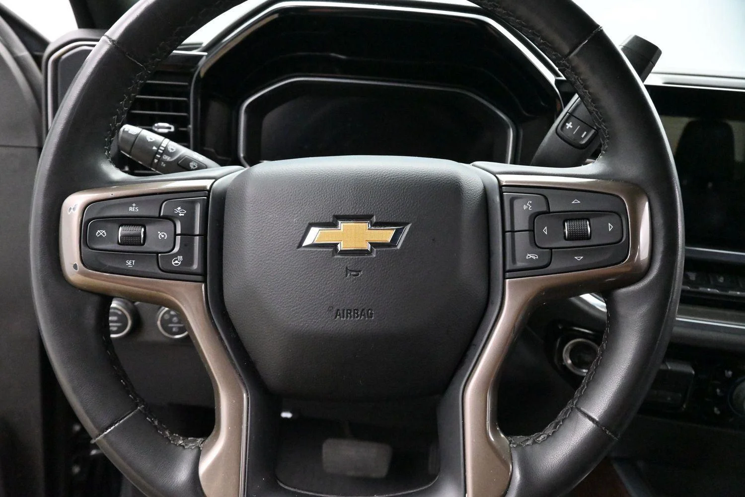 Used 2024 Black Chevrolet High Country image 17