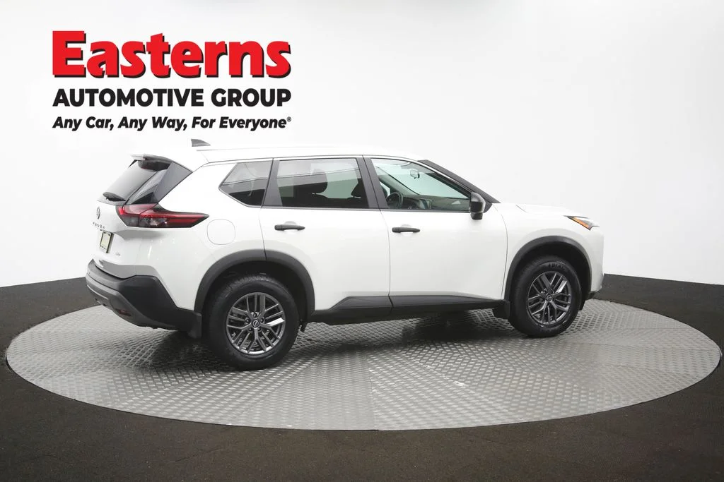 Used 2023 White Nissan S image 43