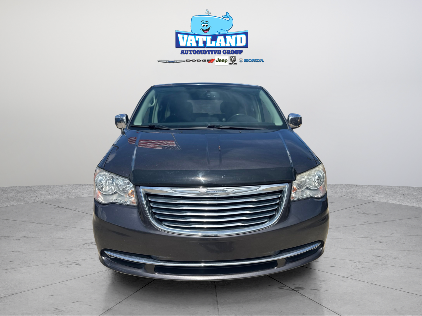Used 2016 Gray Chrysler Limited image 21