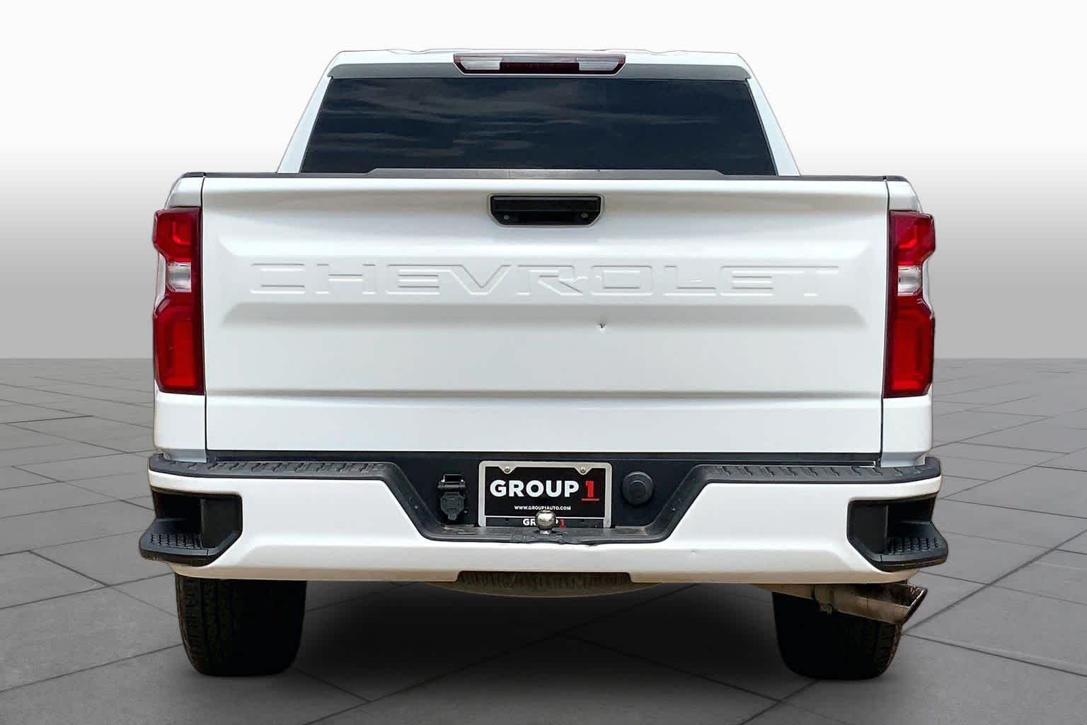 Used 2020 Summit White Chevrolet Custom image 4