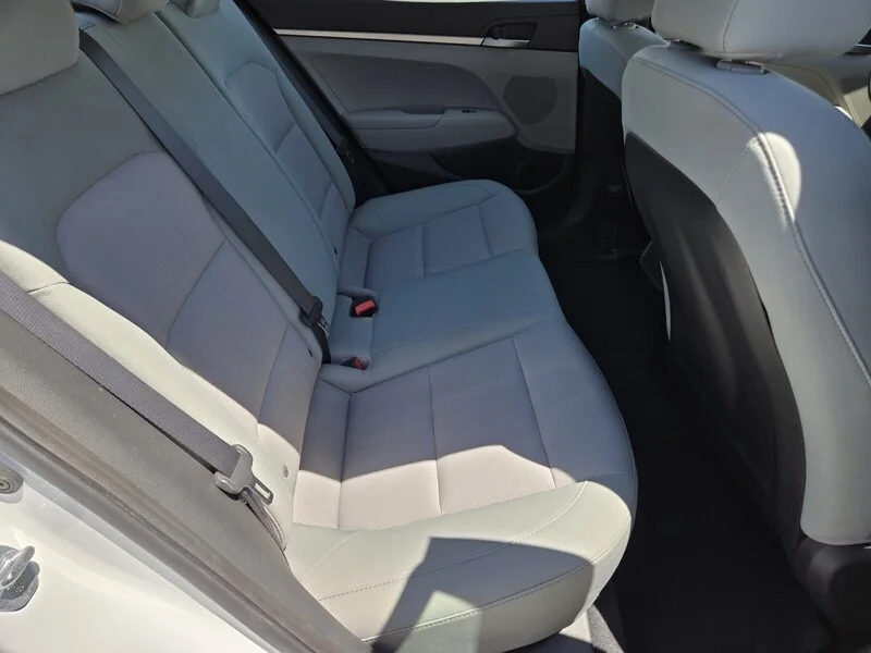 Used 2017 Quartz White Pearl Hyundai SE image 11