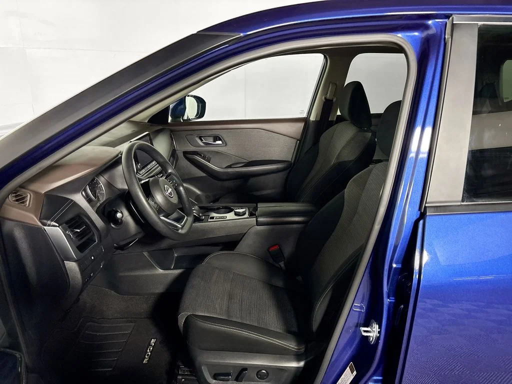 Used 2023 Blue Nissan SV image 11