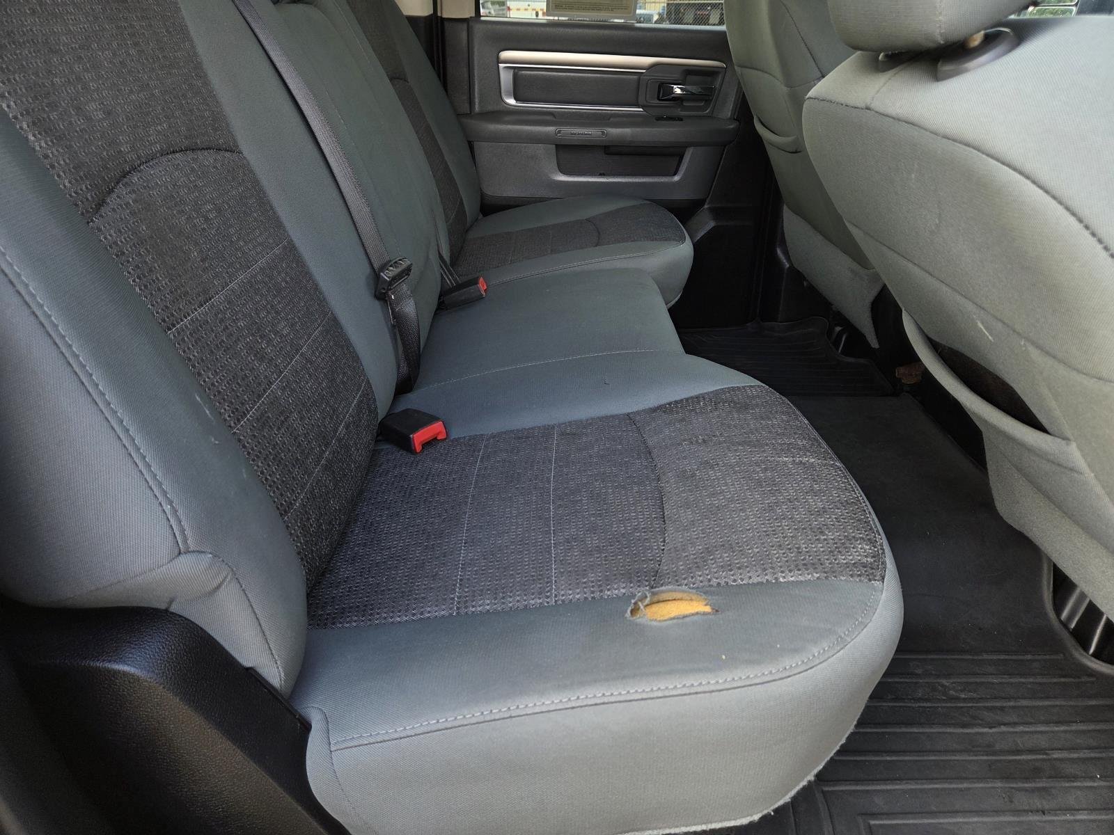 Used 2015 Bright White Clearcoat Ram SLT image 34