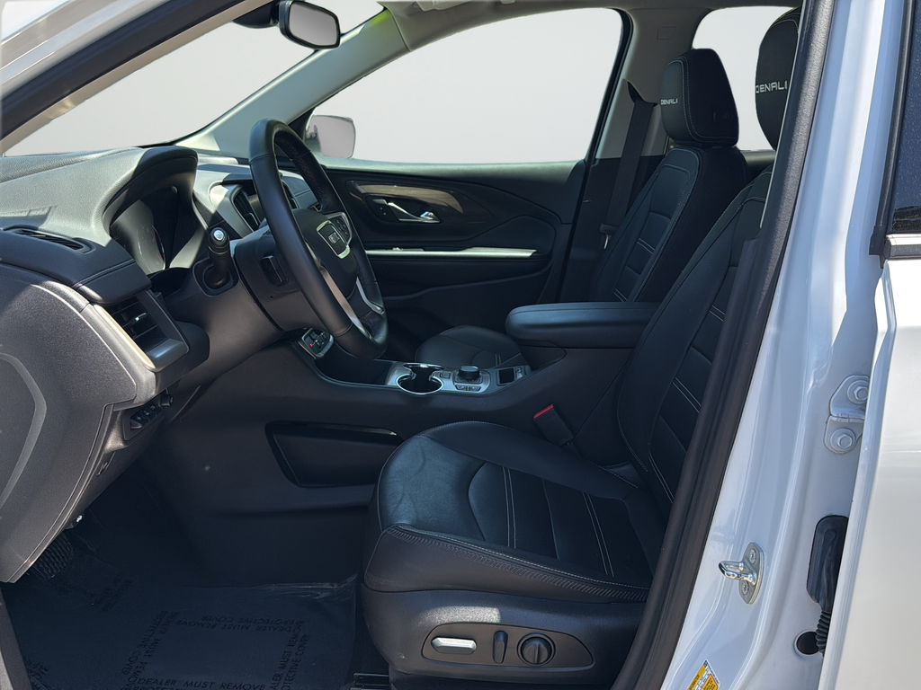 Used 2023 White GMC Denali image 10
