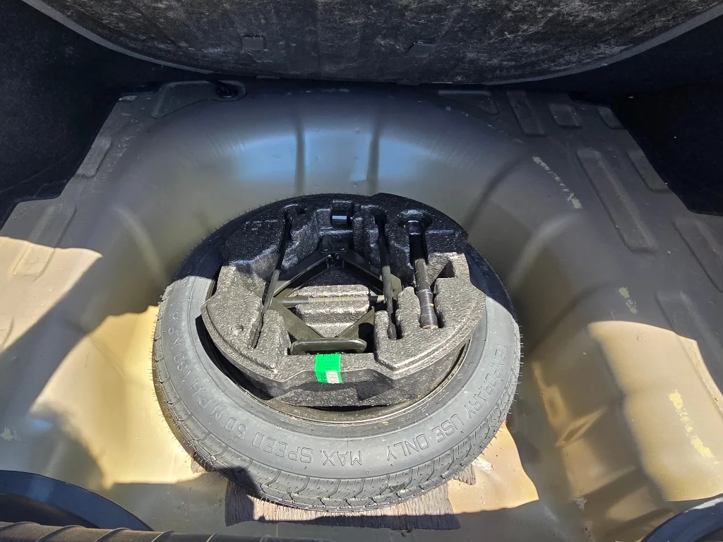 Used 2023 Fluid Metal Hyundai SEL image 29