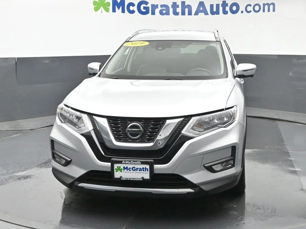 Used 2019 Silver Nissan SL image 6