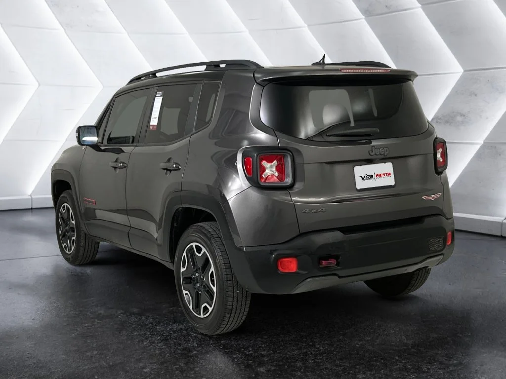 Used 2017 Gray Jeep Trailhawk image 6