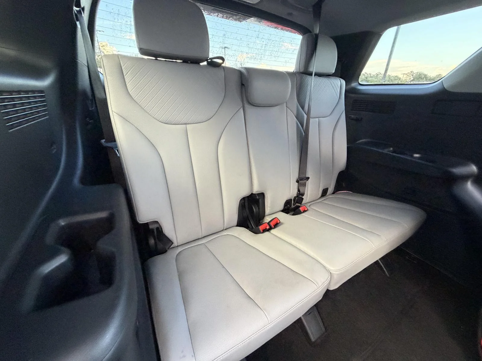 Used 2025 Hyper White Hyundai SEL image 22
