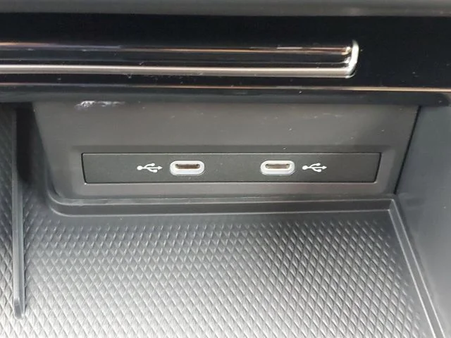 2026 Volkswagen Atlas Cross Sport SE w/Tech - Photo 32