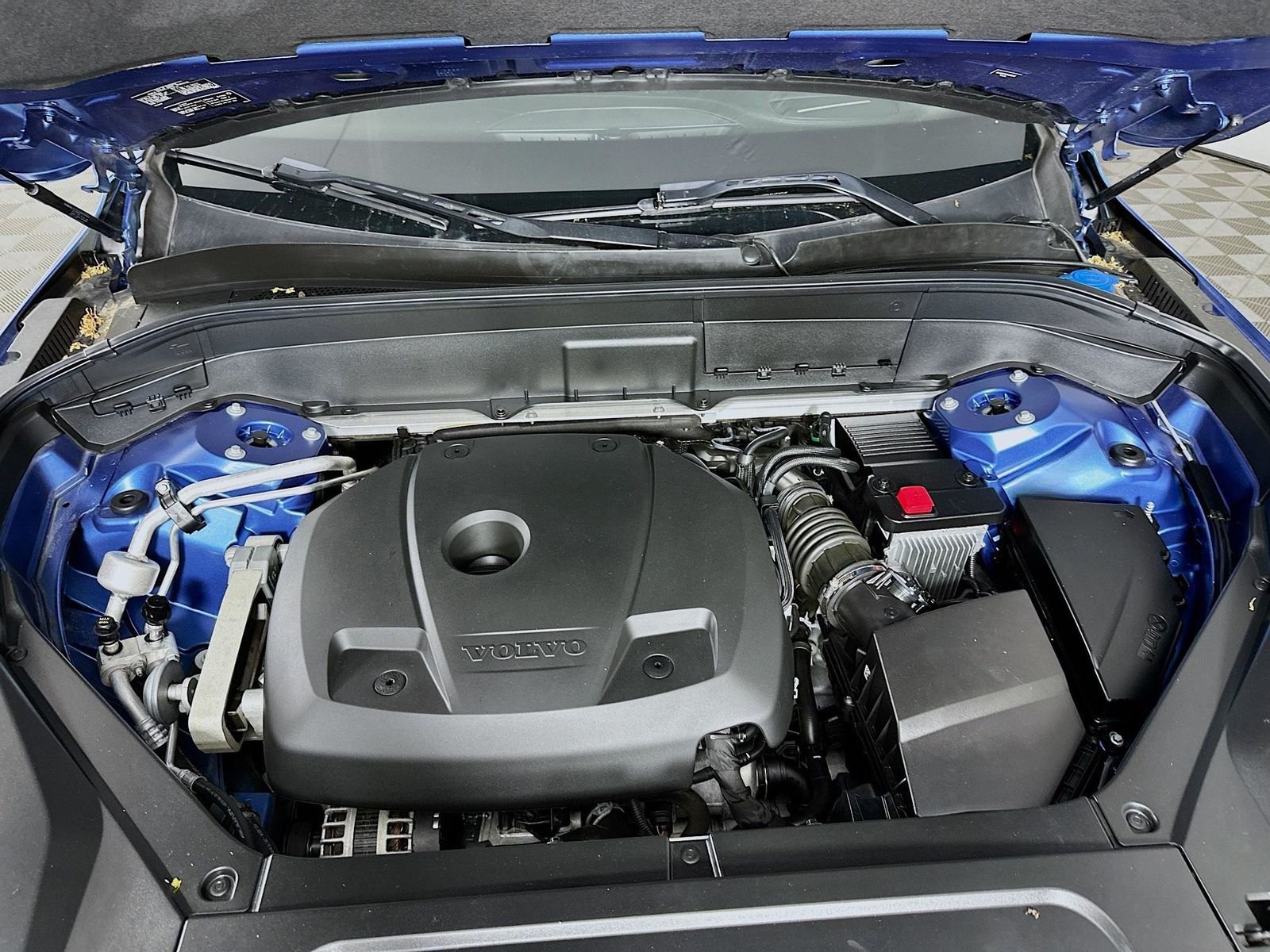 Used 2019 Blue Metallic Volvo T6 R-Design image 33