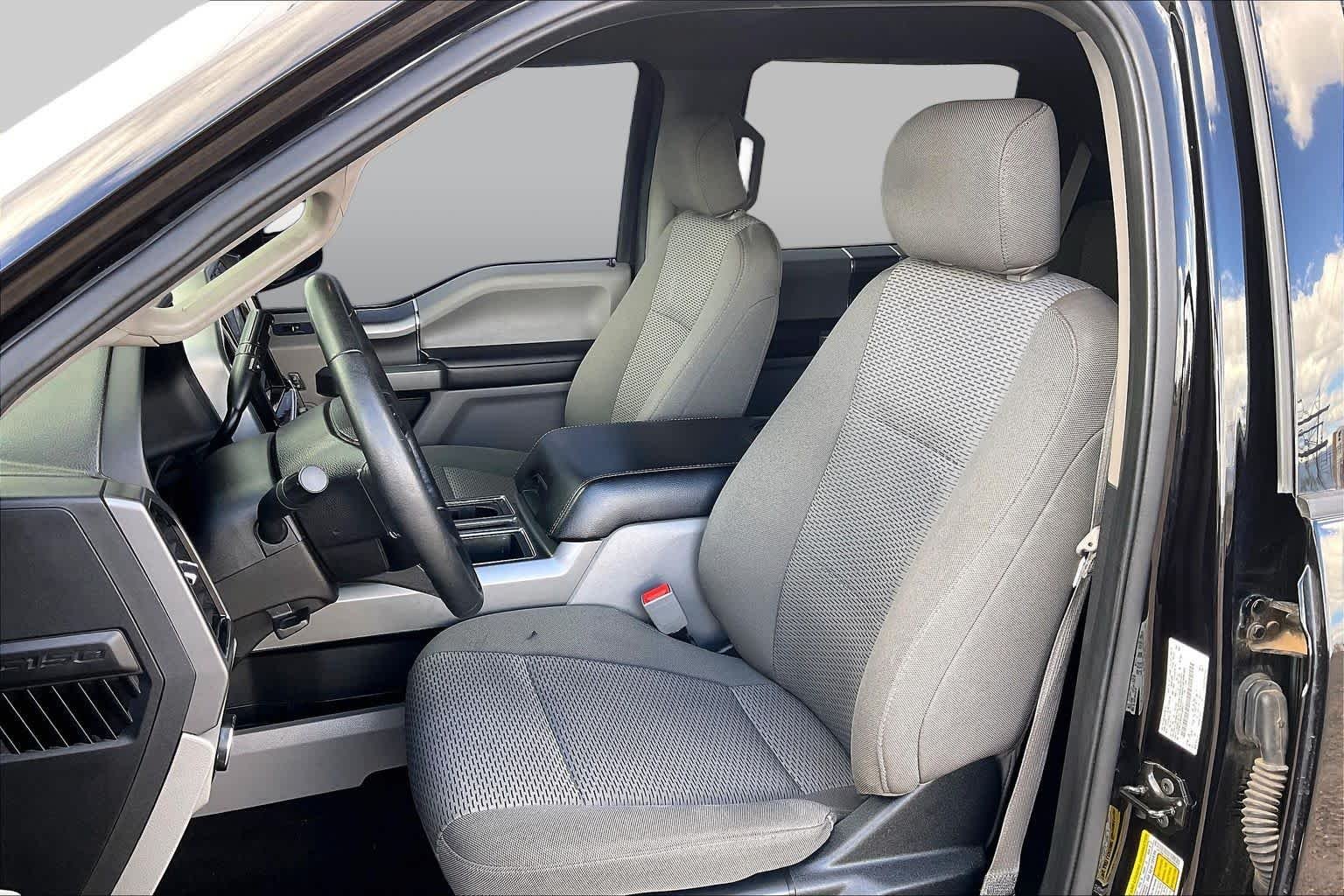 Used 2019 Agate Black Metallic Ford XLT image 8