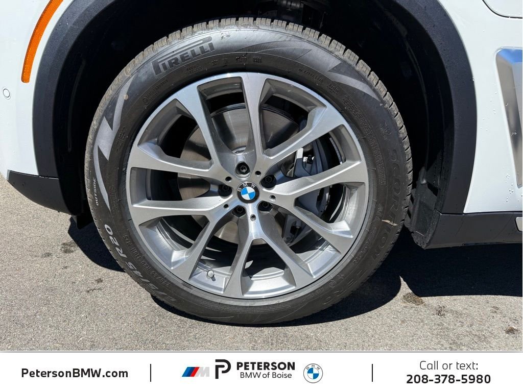New 2026 Alpine White BMW xDrive50e image 38