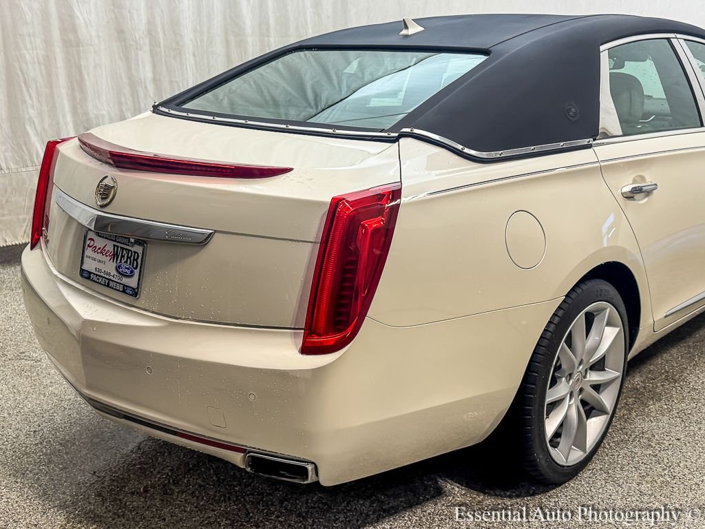 Used 2013 White Diamond Clearcoat Cadillac Premium image 7