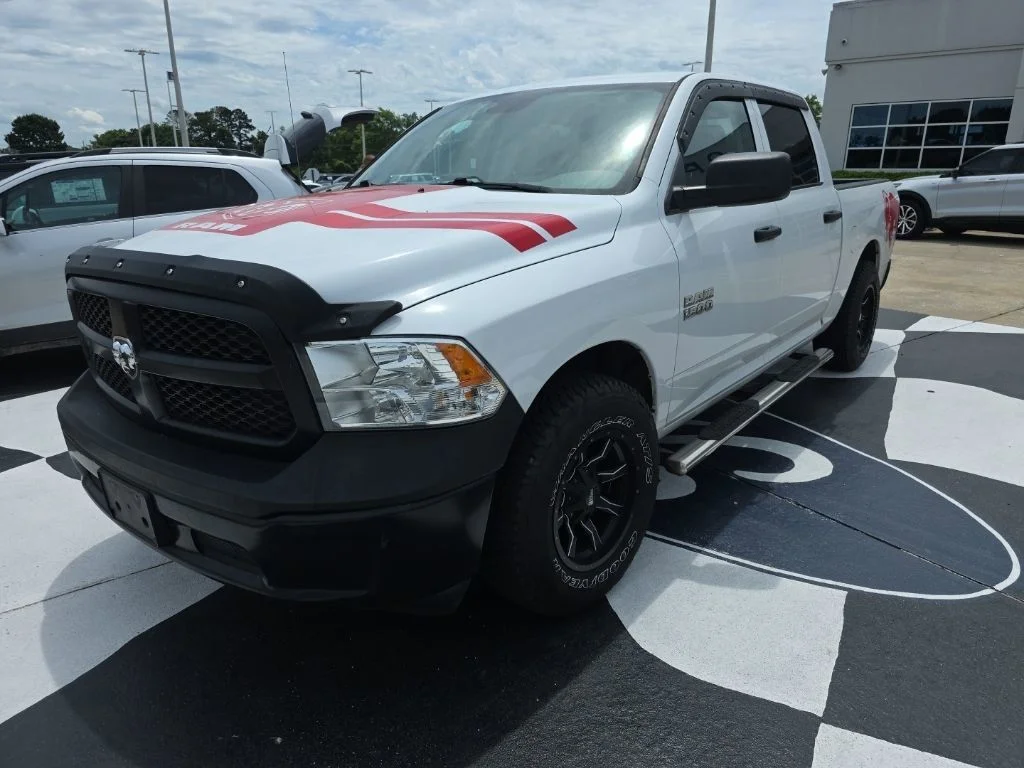 2018 RAM 1500 Tradesman Crew Cab 5'7's photo