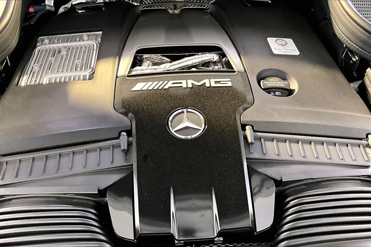 New 2026 MANUFAKTUR Moonlight White Metallic Mercedes-Benz AMG® GLS 63 image 15