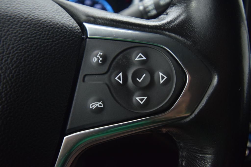 Used 2019 Silver Chevrolet LT image 30