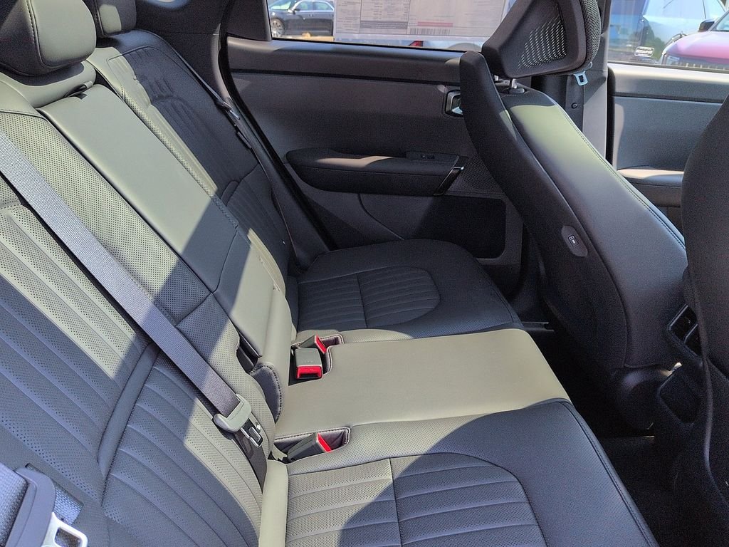 New 2027 Magma Red Matte Kia X-Line S image 8