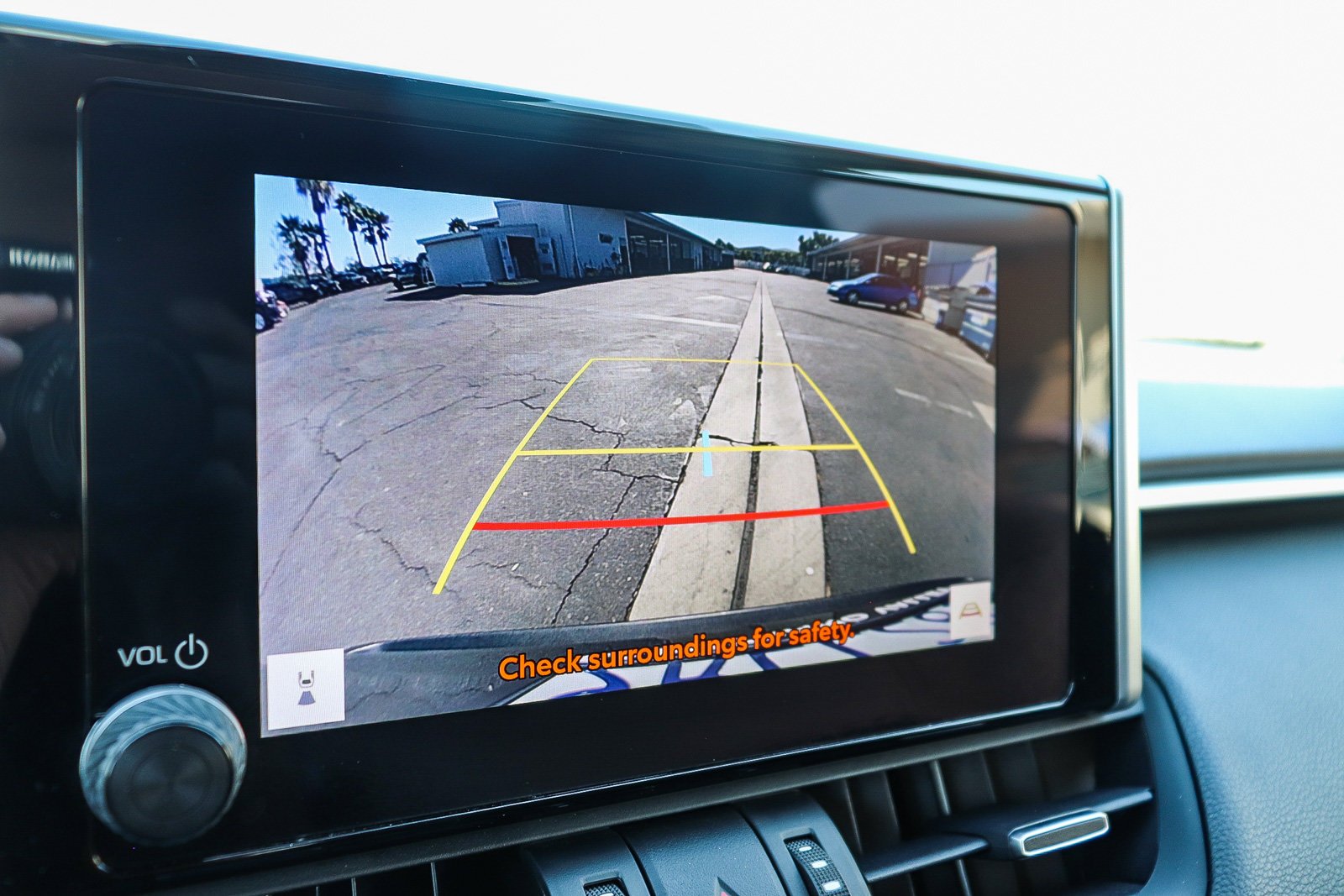 Certified Used 2025  Toyota XLE Premium image 24
