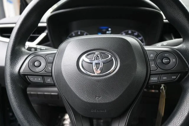 2025 Toyota Corolla LE - Photo 28