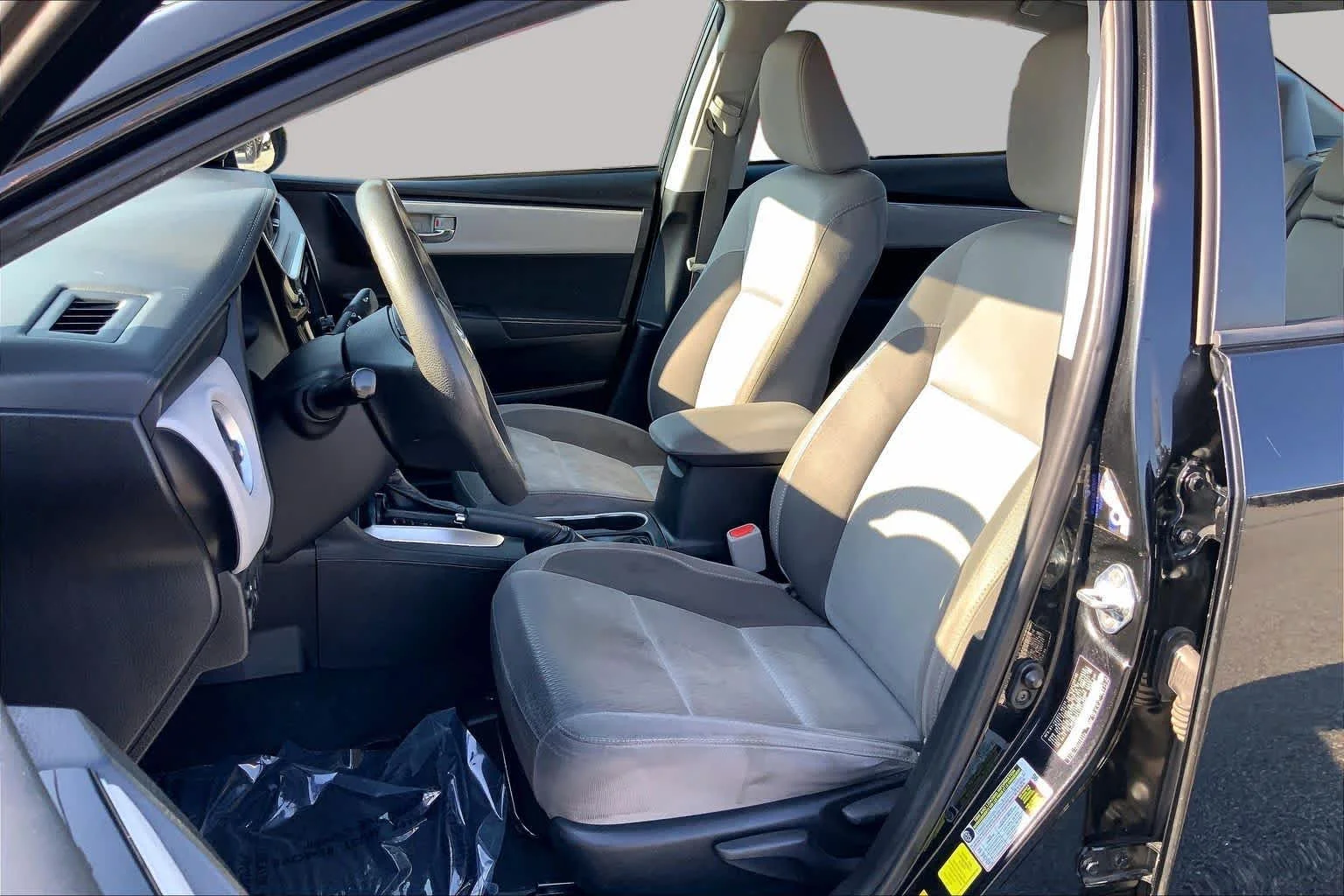 Used 2018 Black Sand Pearl Toyota L image 7
