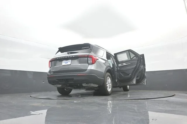 New 2026 Carbonized Gray Metallic Ford Active image 44