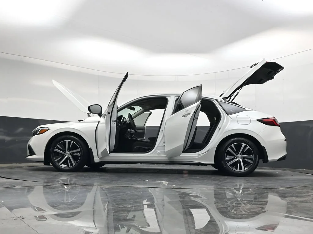 Used 2023 Platinum White Pearl Honda LX image 43