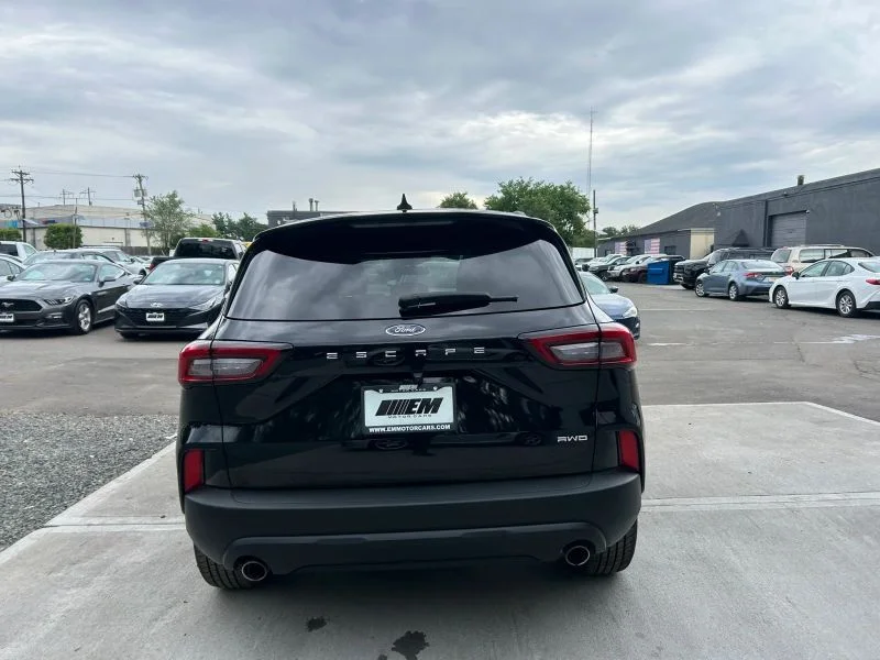 Used 2025 Black Ford ST-Line Sport Utility 4D image 10