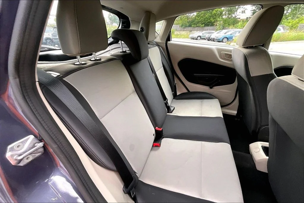 Used 2013 Purple Ford S image 21