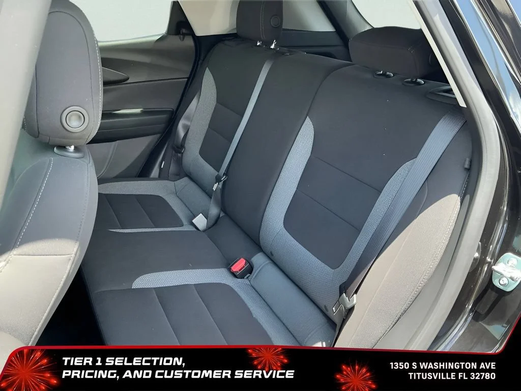 Used 2025 Mosaic Black Metallic Chevrolet LT image 16
