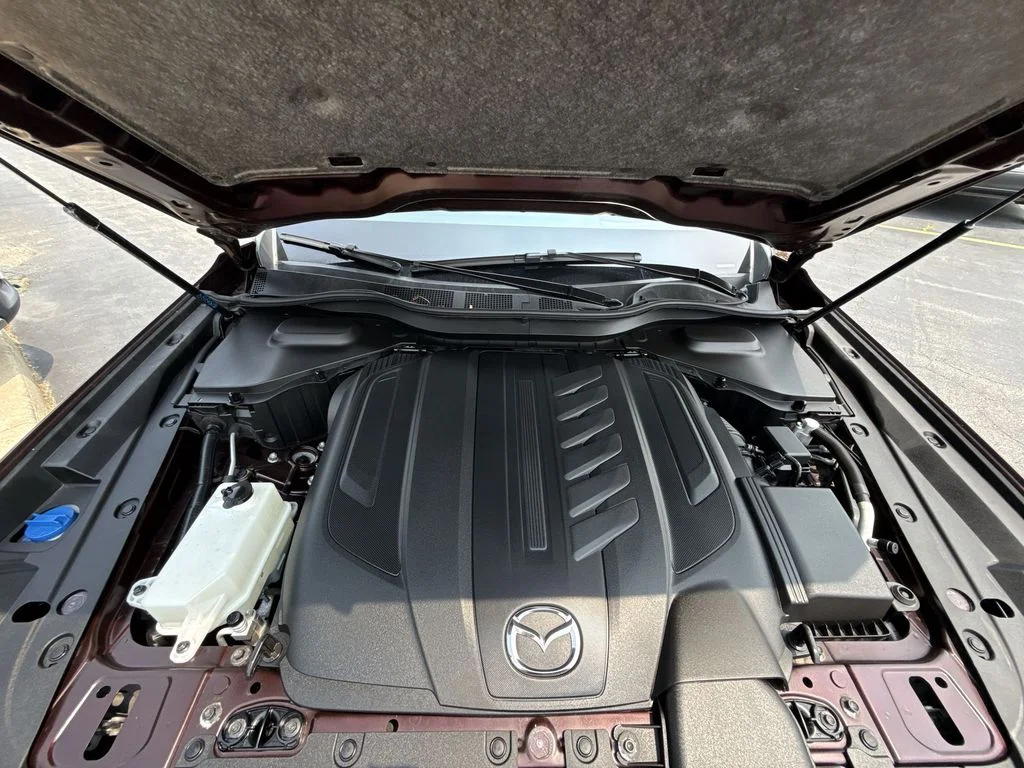 Used 2024 Red Mazda 3.3 Turbo Premium image 29