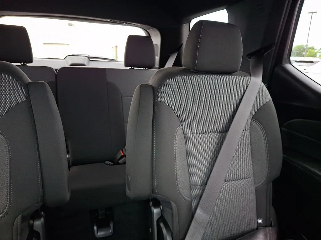 Used 2023 RADIANT RED TINTCOAT Chevrolet LT Cloth image 21