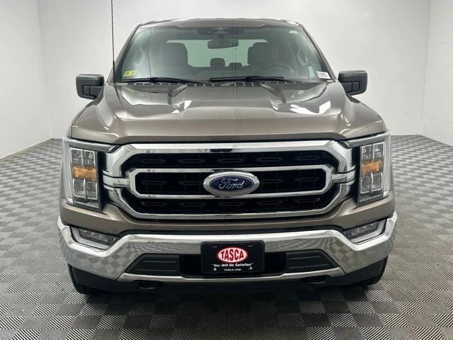 Used 2023 Gray Ford XLT image 2
