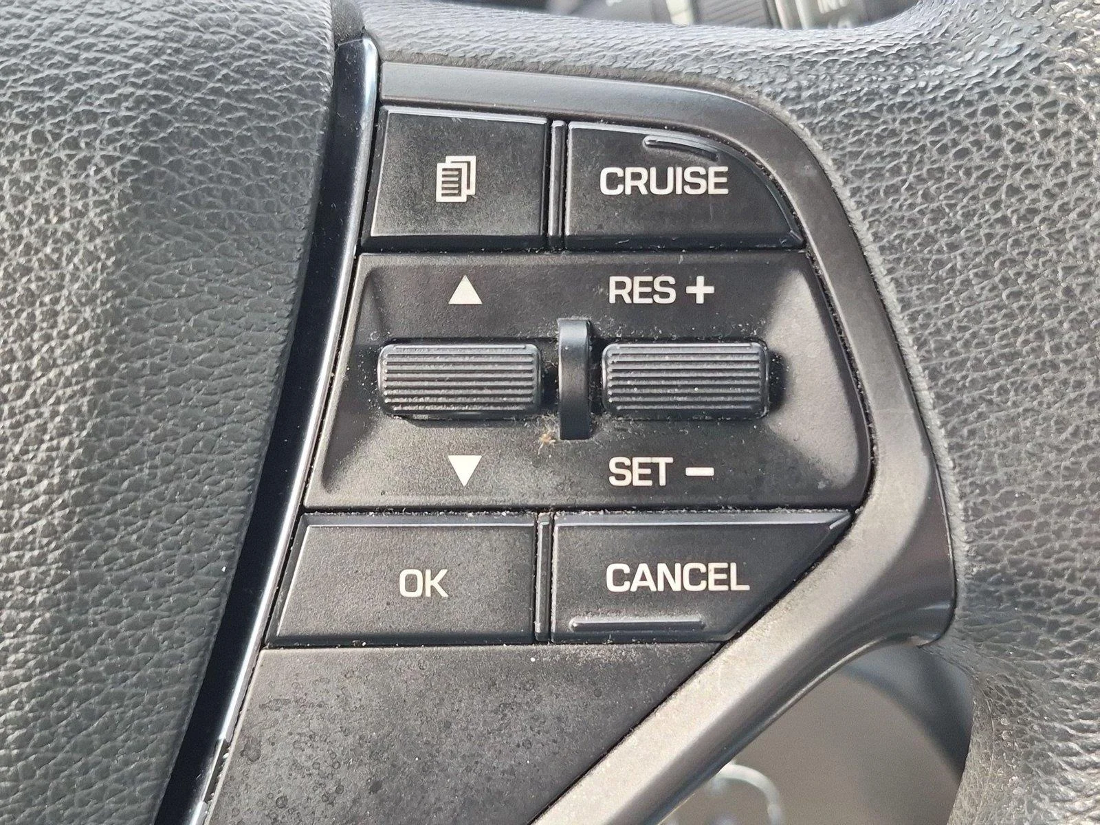 Used 2015 Dark Truffle Hyundai 2.4L SE image 18
