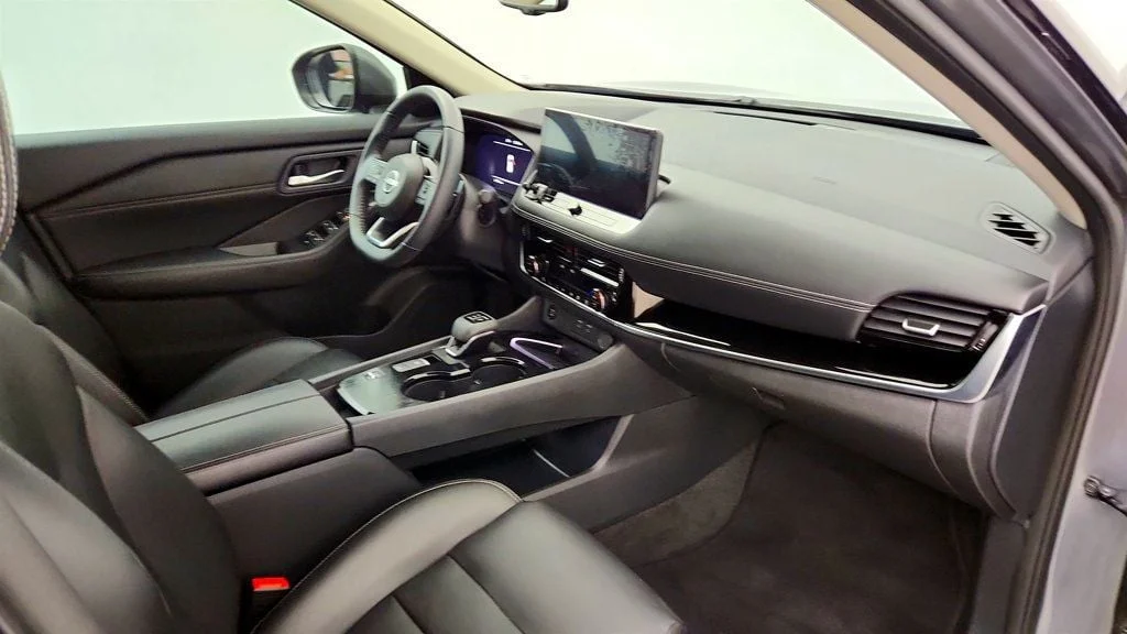 Used 2024 Gun Metallic Nissan FWD SL w/ Premium Pkg image 25
