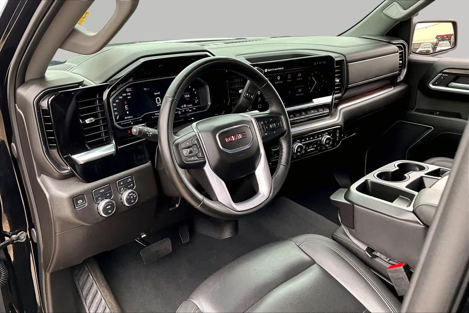 Used 2025 Onyx Black GMC SLT image 18