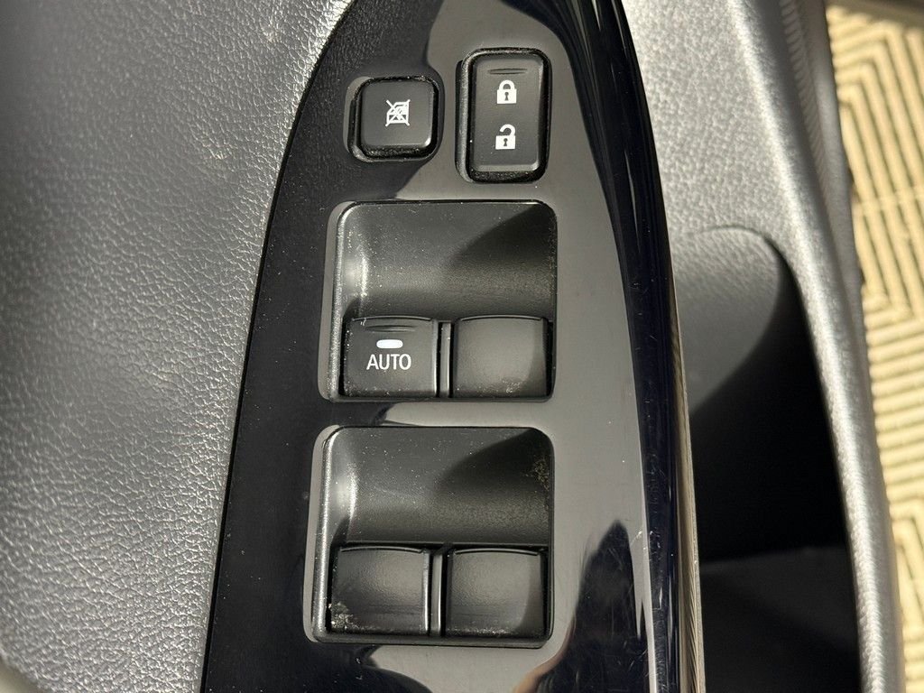 Used 2023 Black Mitsubishi LE image 29