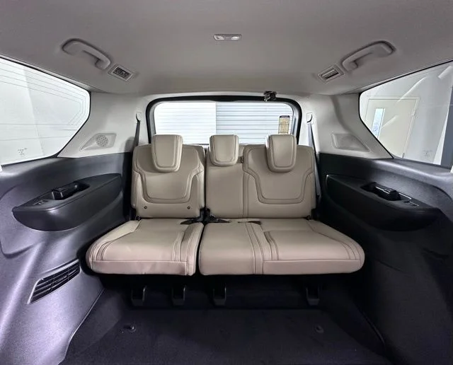 New 2026 Radiant White INFINITI PURE image 25