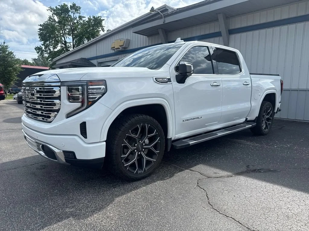 Used 2024 Summit White GMC Denali image 3