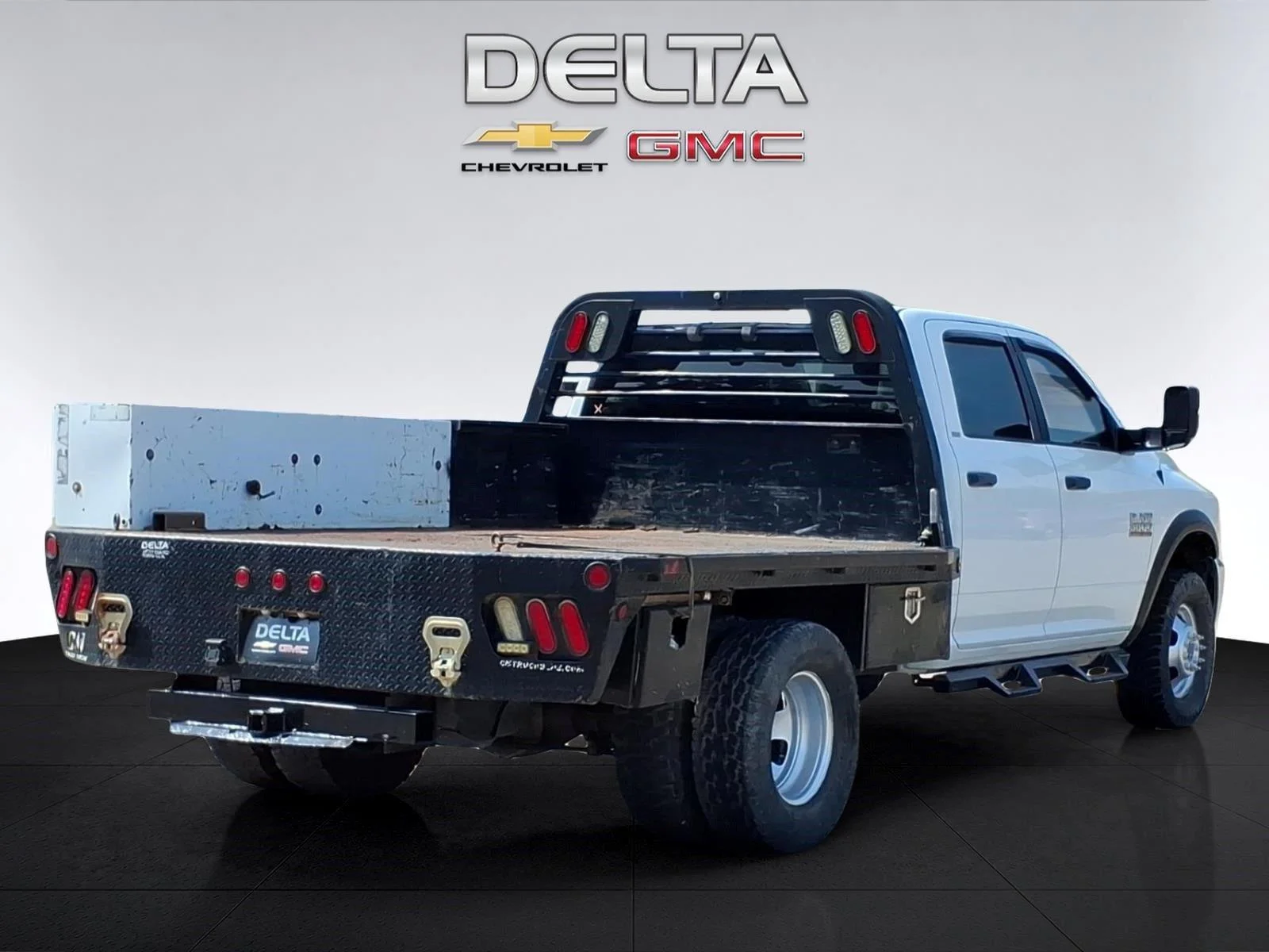 Used 2016 Bright White Clearcoat Ram SLT image 5